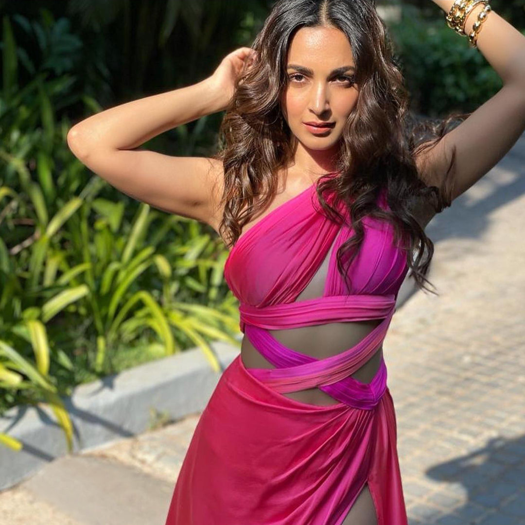 Kiara is B-Town’s Undisputed Barbie, Flaunting Hot-Pink Color Like a Pro!