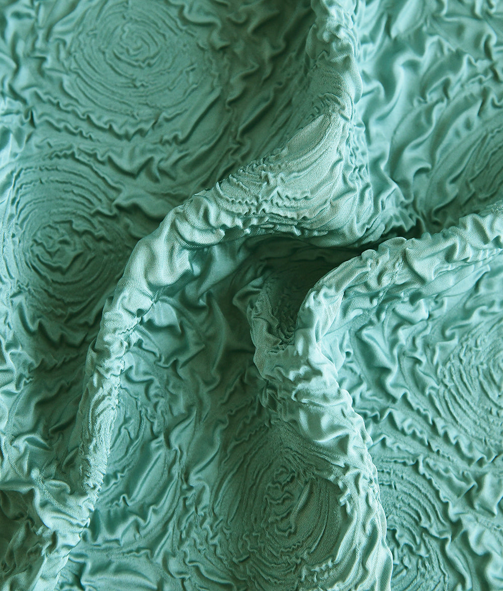 Redefine Elegance And Sophistication With This Ultra-Soft Crinkled Fabric
